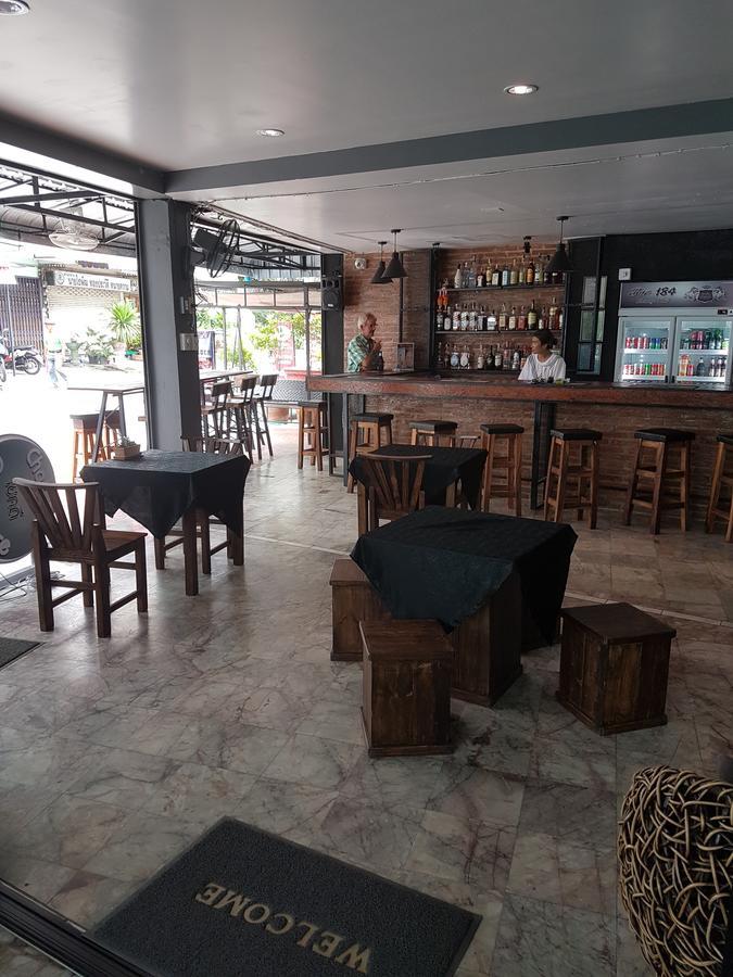 Bar 184 Party Hostel (Adults Only) Чианг Рай Екстериор снимка