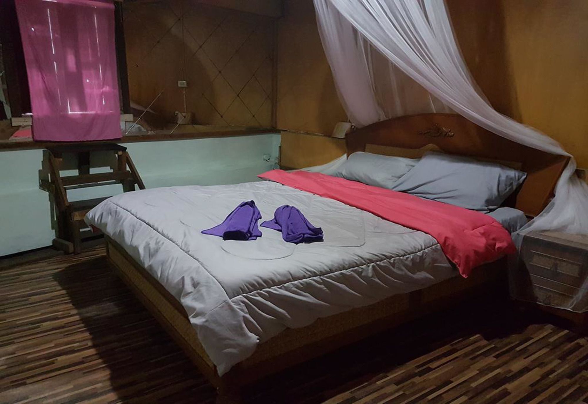 Bar 184 Party Hostel (Adults Only) Чианг Рай Екстериор снимка