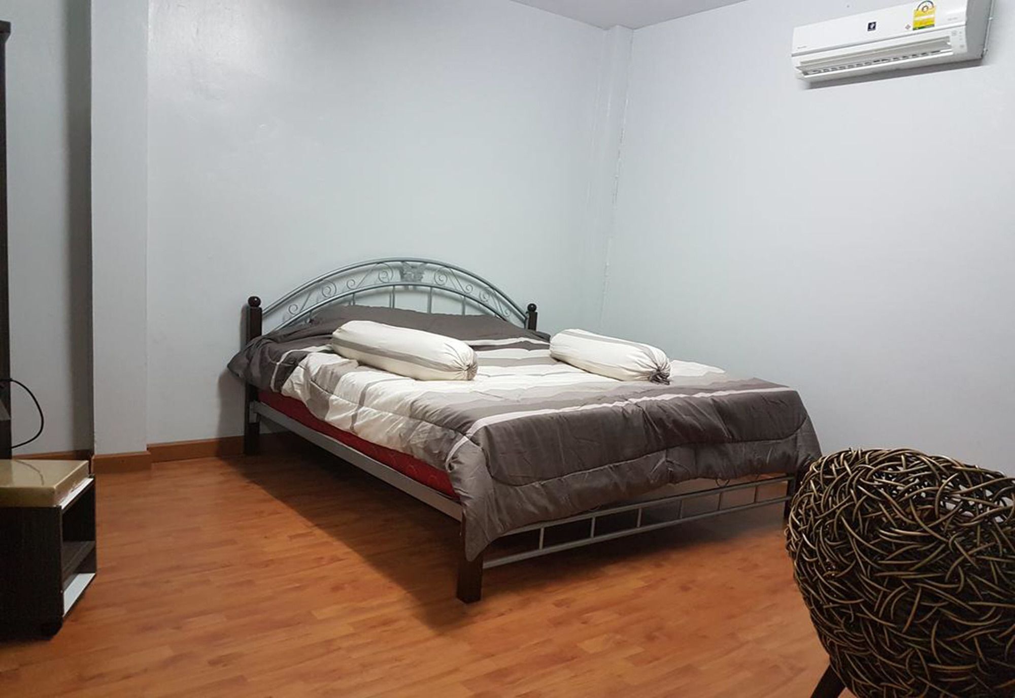 Bar 184 Party Hostel (Adults Only) Чианг Рай Екстериор снимка